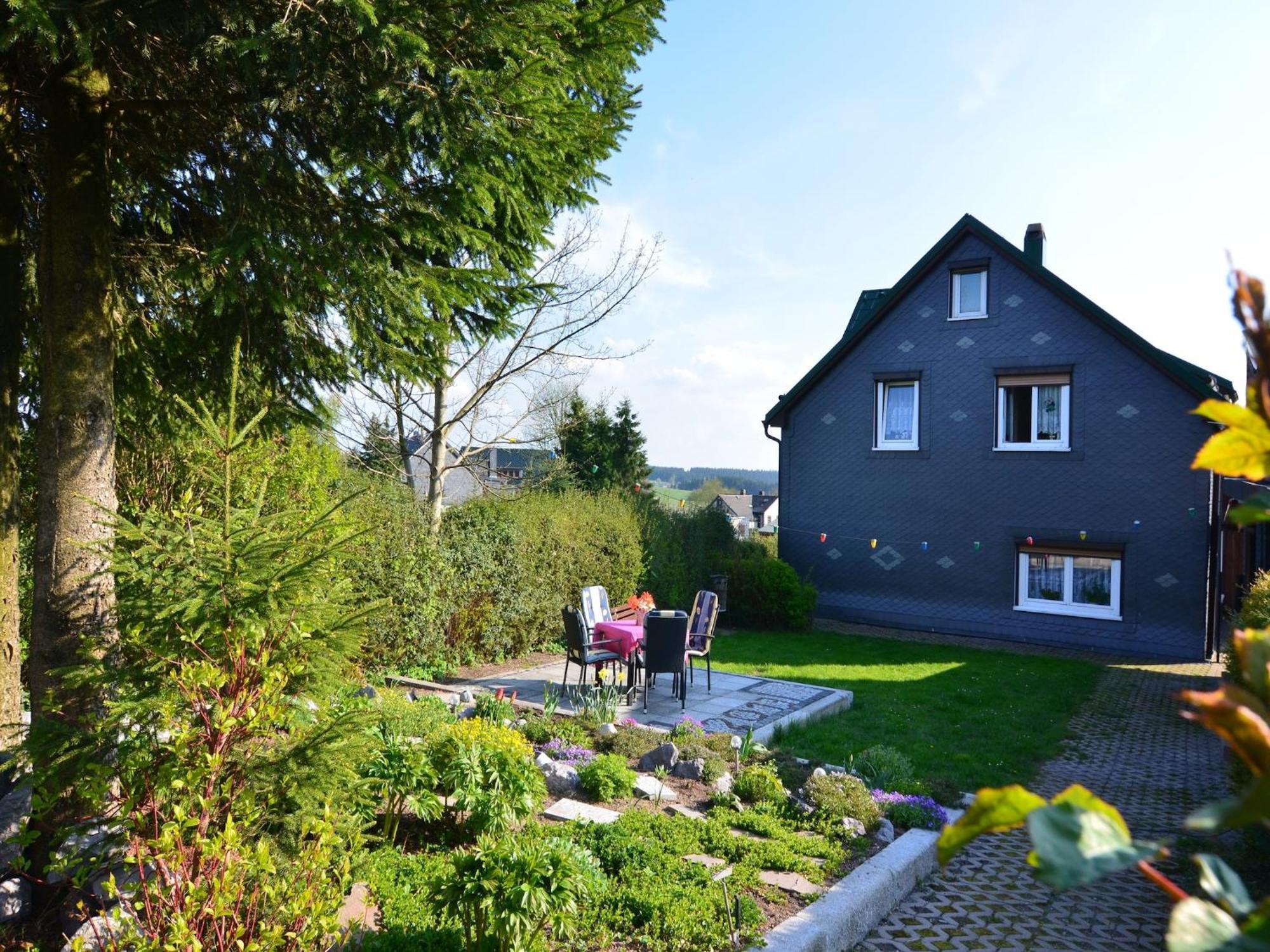 Holiday Home In Neustadt Am Rennsteig With Pond Kültér fotó
