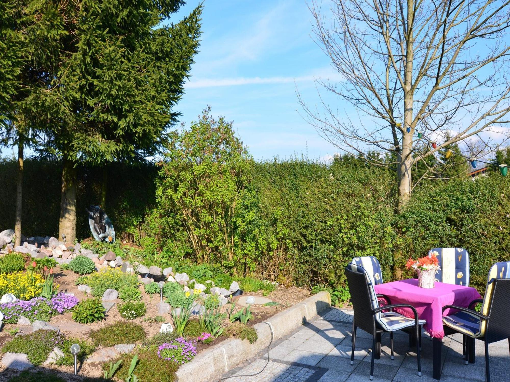 Holiday Home In Neustadt Am Rennsteig With Pond Kültér fotó