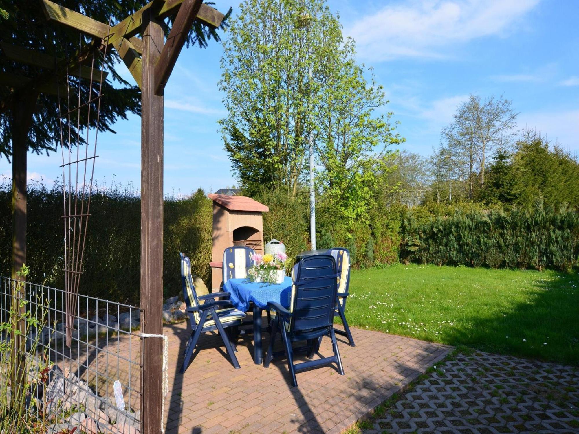 Holiday Home In Neustadt Am Rennsteig With Pond Kültér fotó
