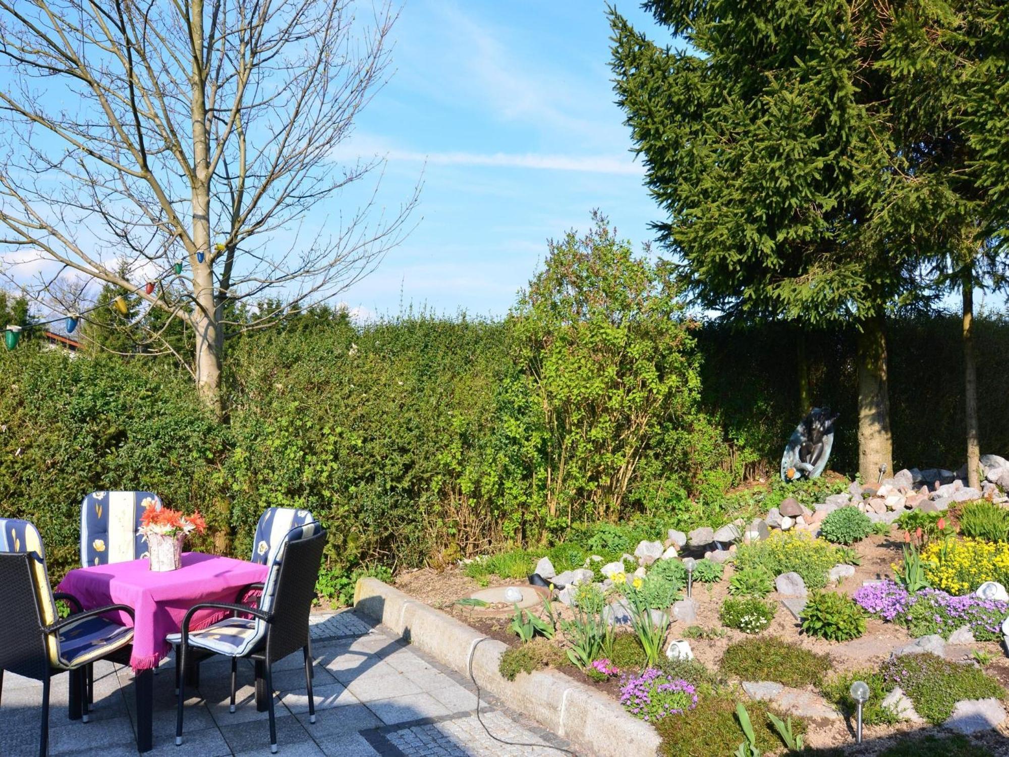 Holiday Home In Neustadt Am Rennsteig With Pond Kültér fotó