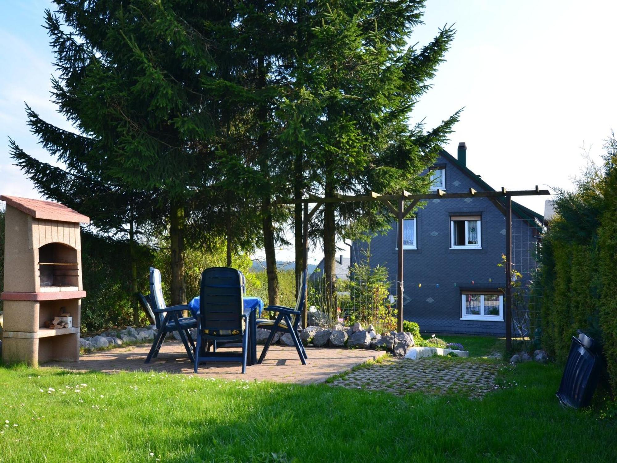 Holiday Home In Neustadt Am Rennsteig With Pond Kültér fotó