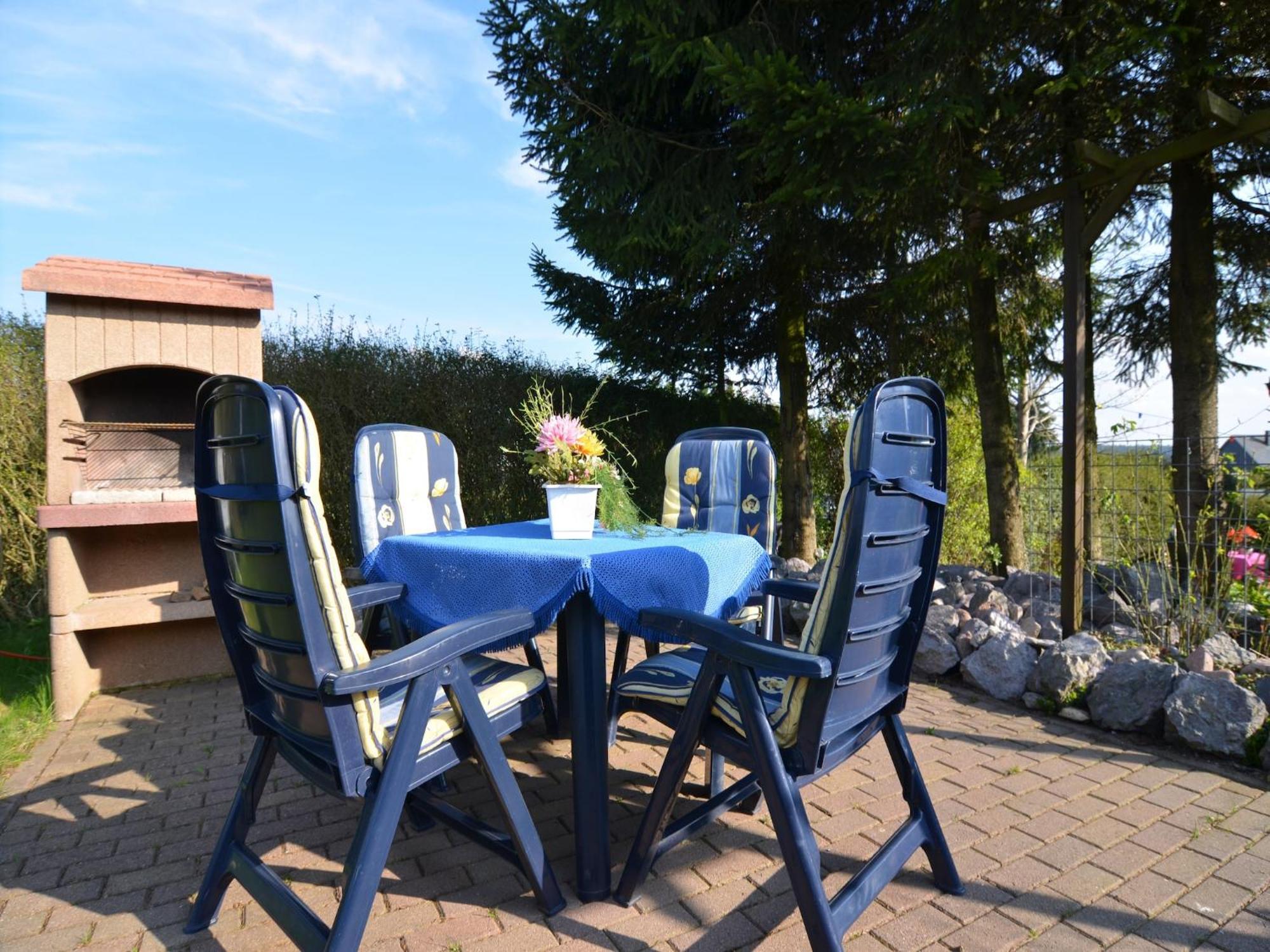 Holiday Home In Neustadt Am Rennsteig With Pond Kültér fotó